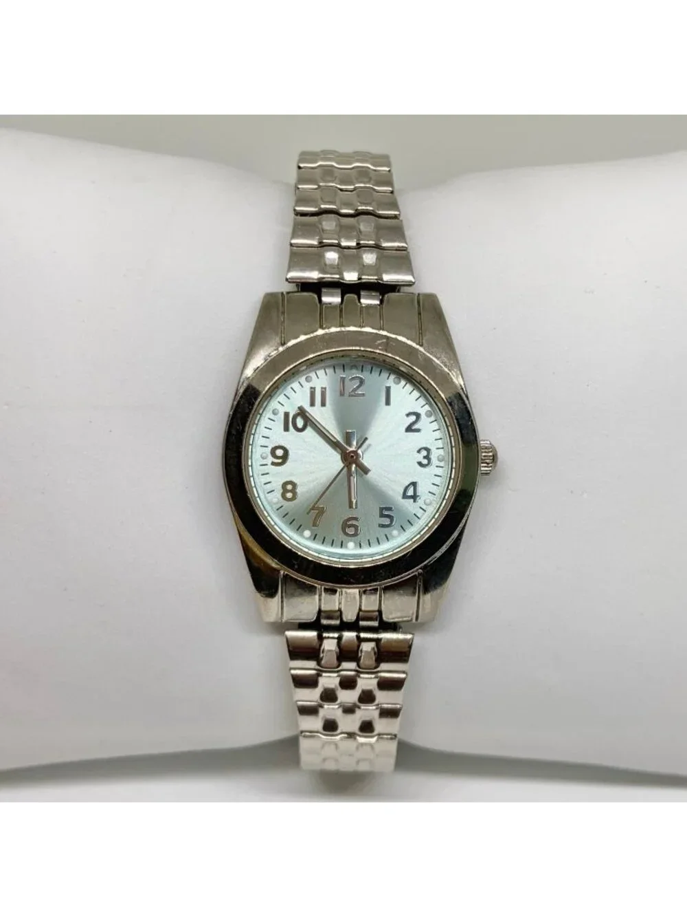 Vintage FMD classic women’s watch silver tone blue dial 25mm quartz running